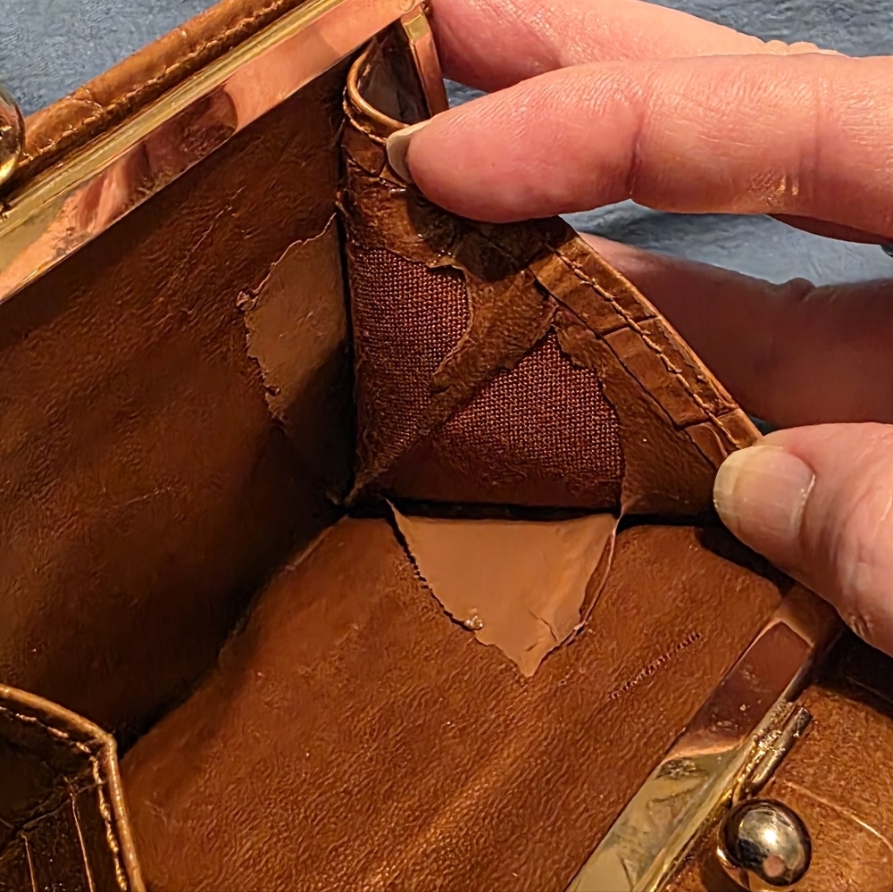 Salvatore Ferragamo Tan Croc-Embossed Wallet - Picture 8 of 8